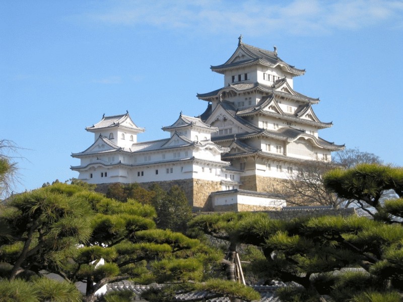Himeji_Castle_The_Keep_Towers